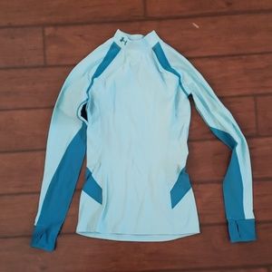 Underarmor wend size small long sleeve top